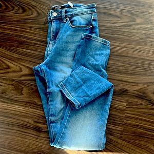 Guess 1981 Skinny Jeans